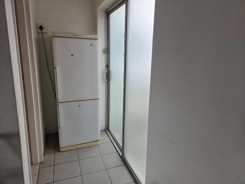 To Let 1 Bedroom Property for Rent in Walmer Estate Western Cape